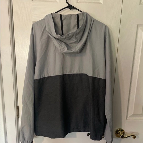 Rip Curl Hoodie Style Windbreaker - Picture 2 of 8